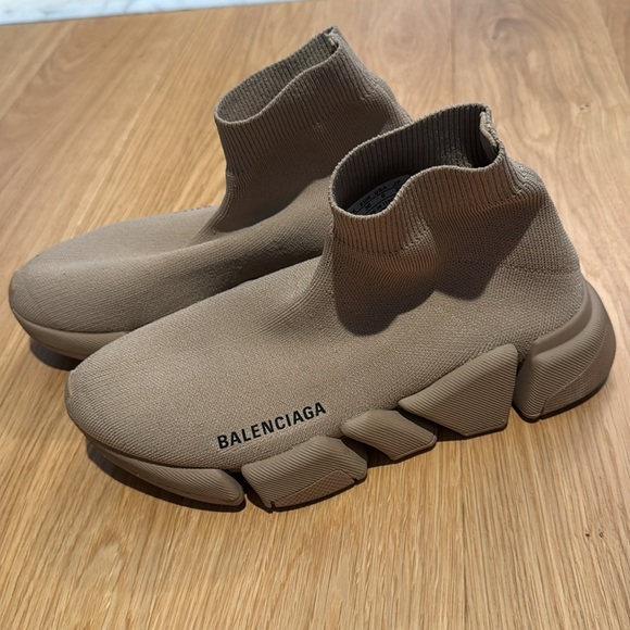 WOMEN'S SPEED 2.0 RECYCLED KNIT SNEAKER IN BEIGE - Picture 4 of 6